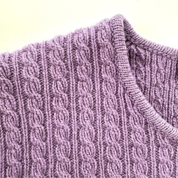 Ann Taylor sweater with crew neck, long sleeves, baby cable knit π― lambs wool - Picture 6 of 10
